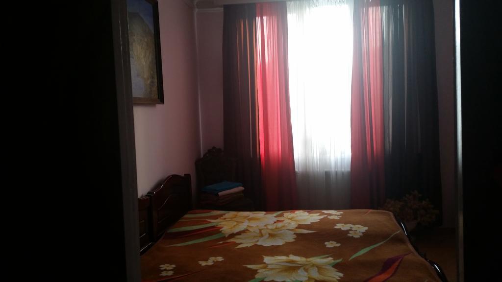 Hotel Mmg Tiflis Oda fotoğraf