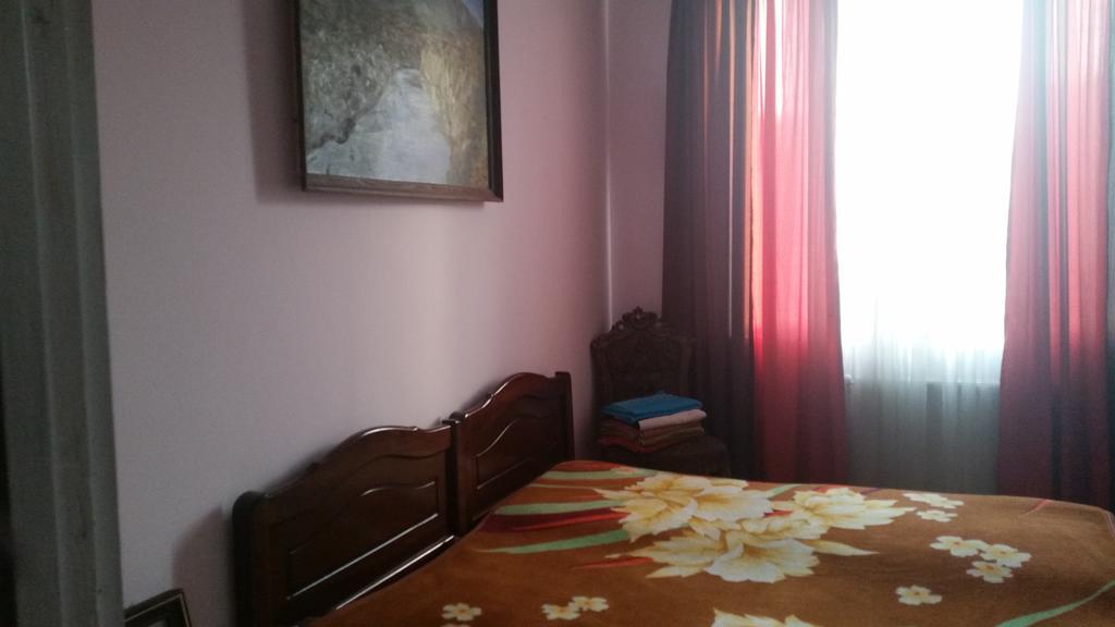 Hotel Mmg Tiflis Oda fotoğraf