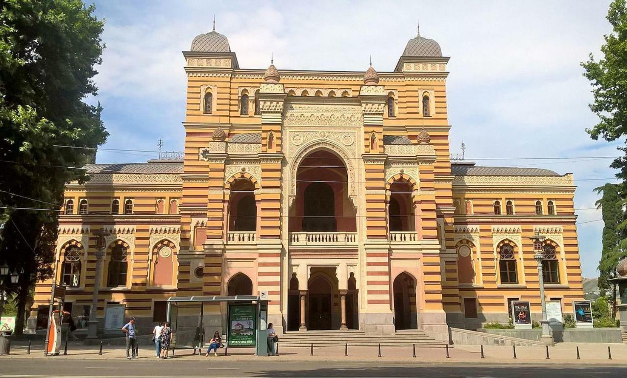 Hotel Mmg Tiflis Dış mekan fotoğraf